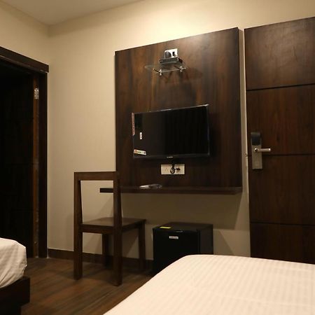Hotel Nest Bhuj Exteriör bild