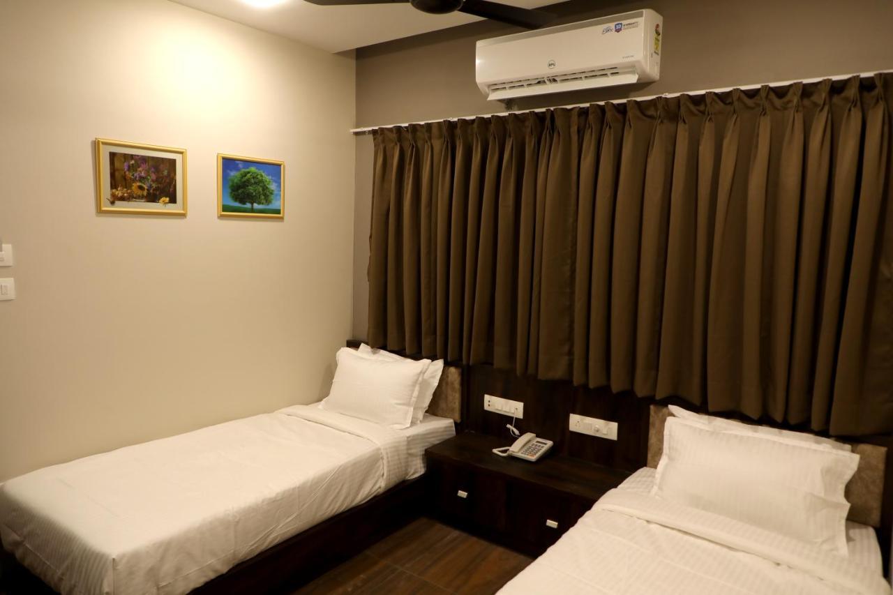 Hotel Nest Bhuj Exteriör bild
