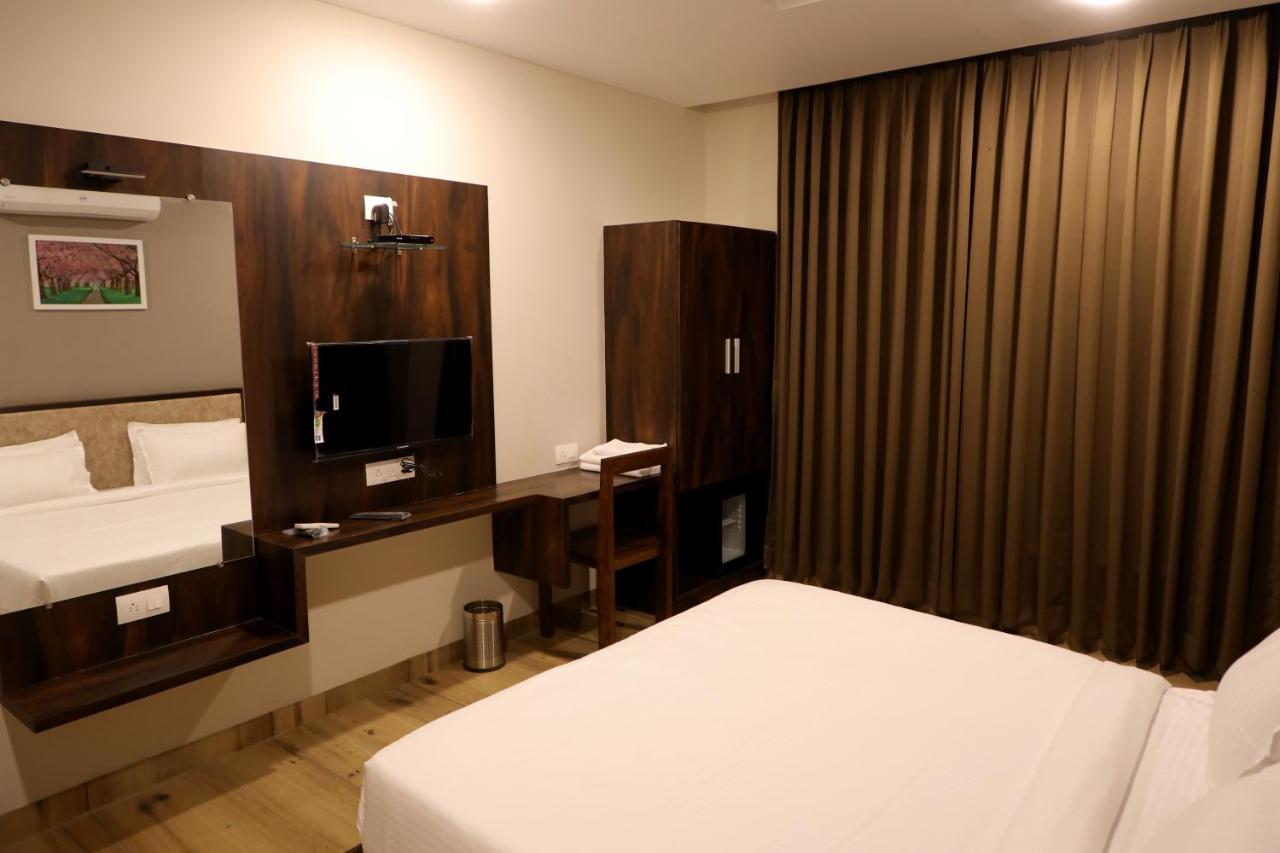Hotel Nest Bhuj Exteriör bild