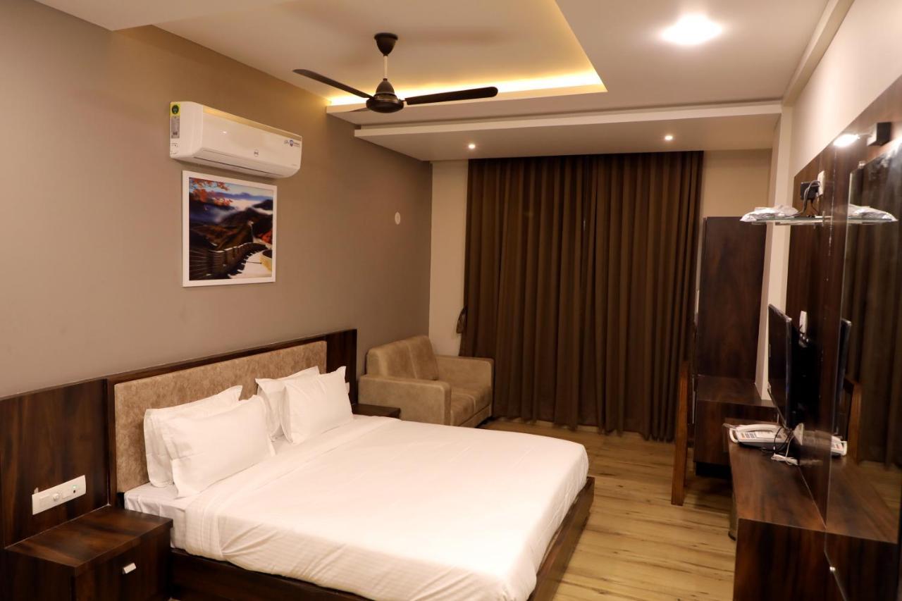 Hotel Nest Bhuj Exteriör bild